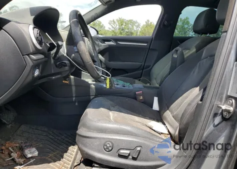 2018 Audi A3 Premium из США, поврежденный, VIN WAUAUGFF2J1029327